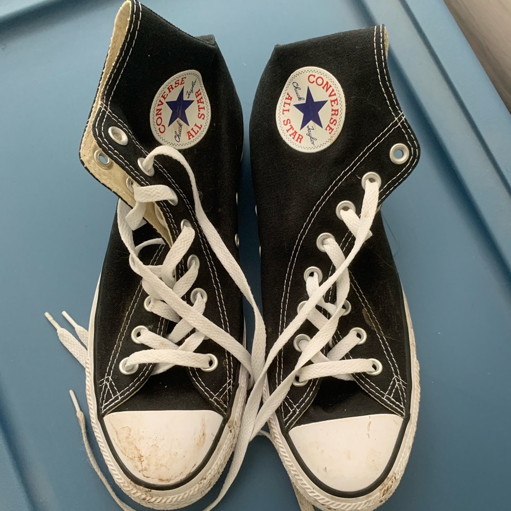 Women’s high top black converse, size 9.5